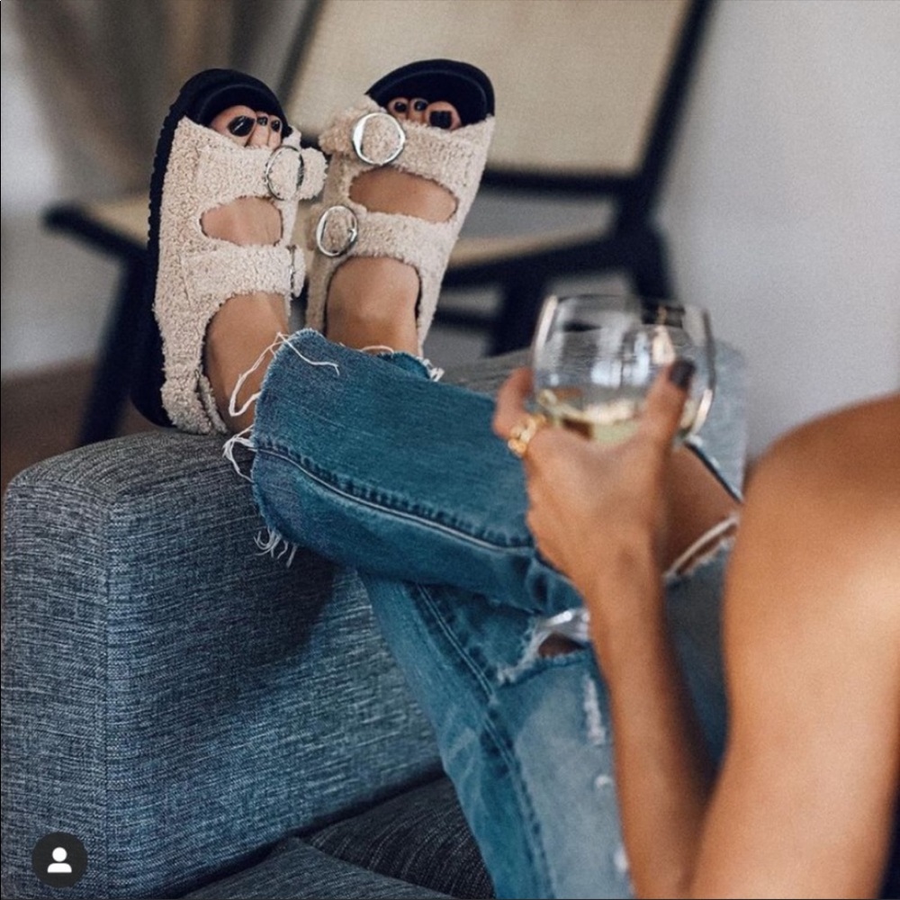 Zara flat faux fur buckle sandals